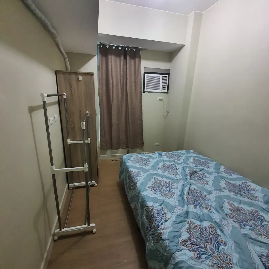 "1 Bedroom  Rent near Ayala Avenue, PB Com, GT Tower, RCBC Plaza Makati"05