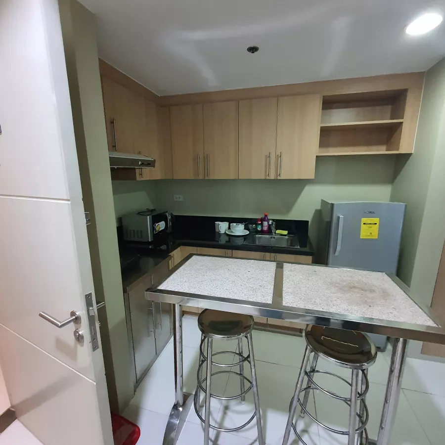 "1 Bedroom  Rent near Ayala Avenue, PB Com, GT Tower, RCBC Plaza Makati"06