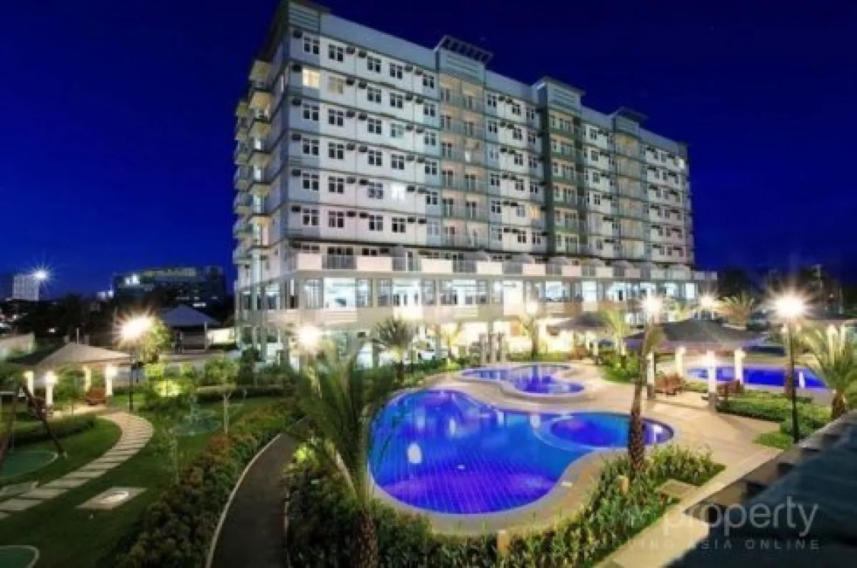 "2BR, 1 Bathroom Condominium with Balcony and Ocean View For Rent in Davao"02