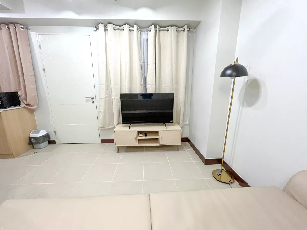 "2BR, 1 Bathroom Condominium with Balcony and Ocean View For Rent in Davao"10