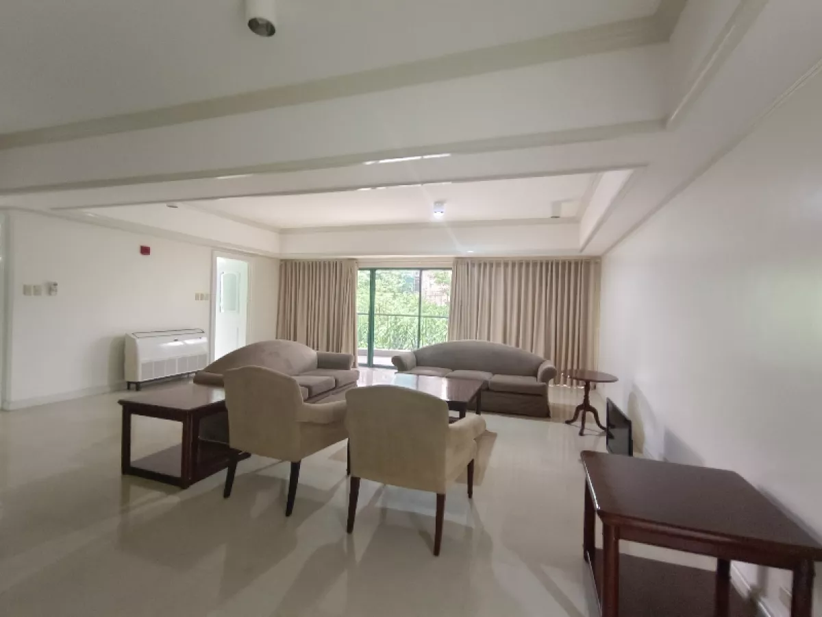 Spacious 3 Bedroom Condo Unit in Salcedo Village Makati02