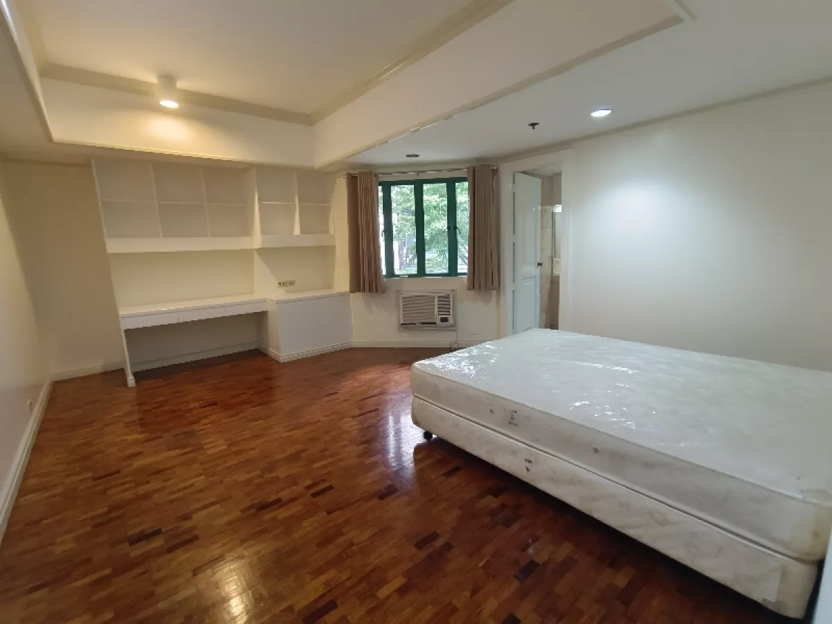 Spacious 3 Bedroom Condo Unit in Salcedo Village Makati03