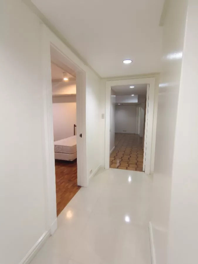 Spacious 3 Bedroom Condo Unit in Salcedo Village Makati04