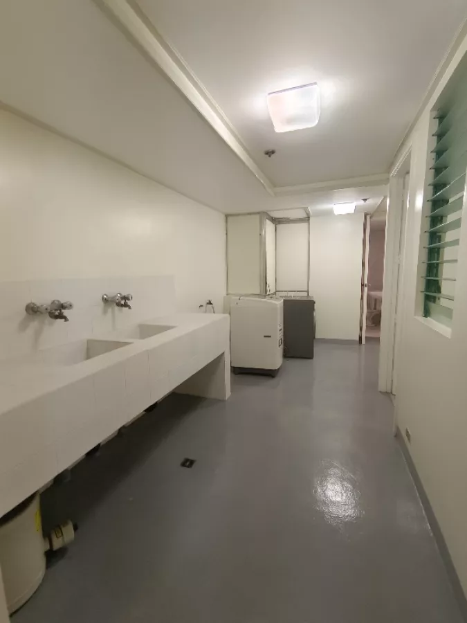 Spacious 3 Bedroom Condo Unit in Salcedo Village Makati10