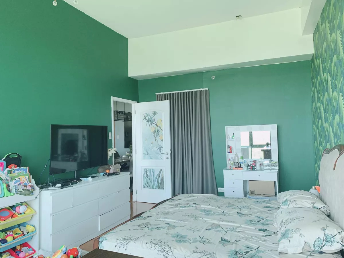 "For Rent Furnished 2 Bedroom unit with Spectacular Golf course view, Taguig"06