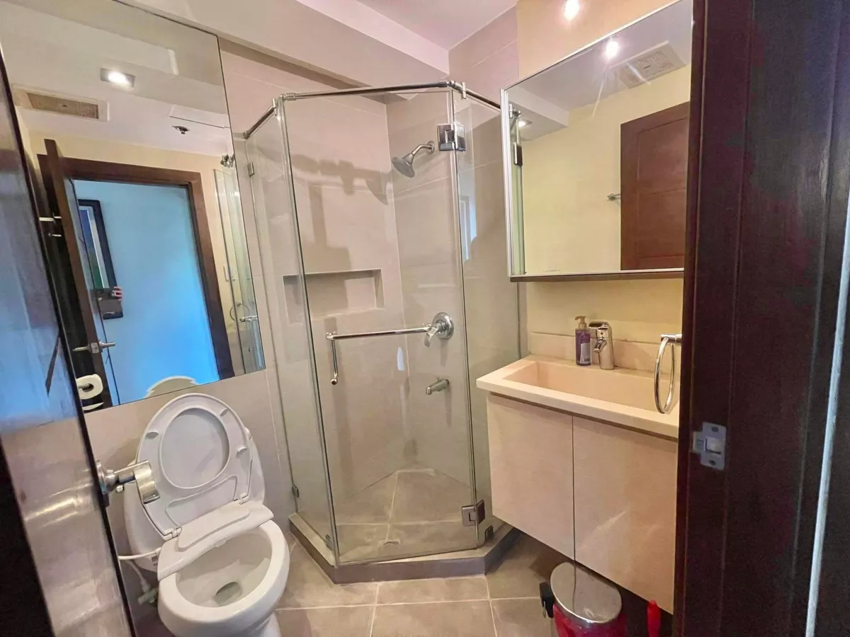 "For Rent - Furnished, Spacious 2BR with Panoramic View of Cebu City."08