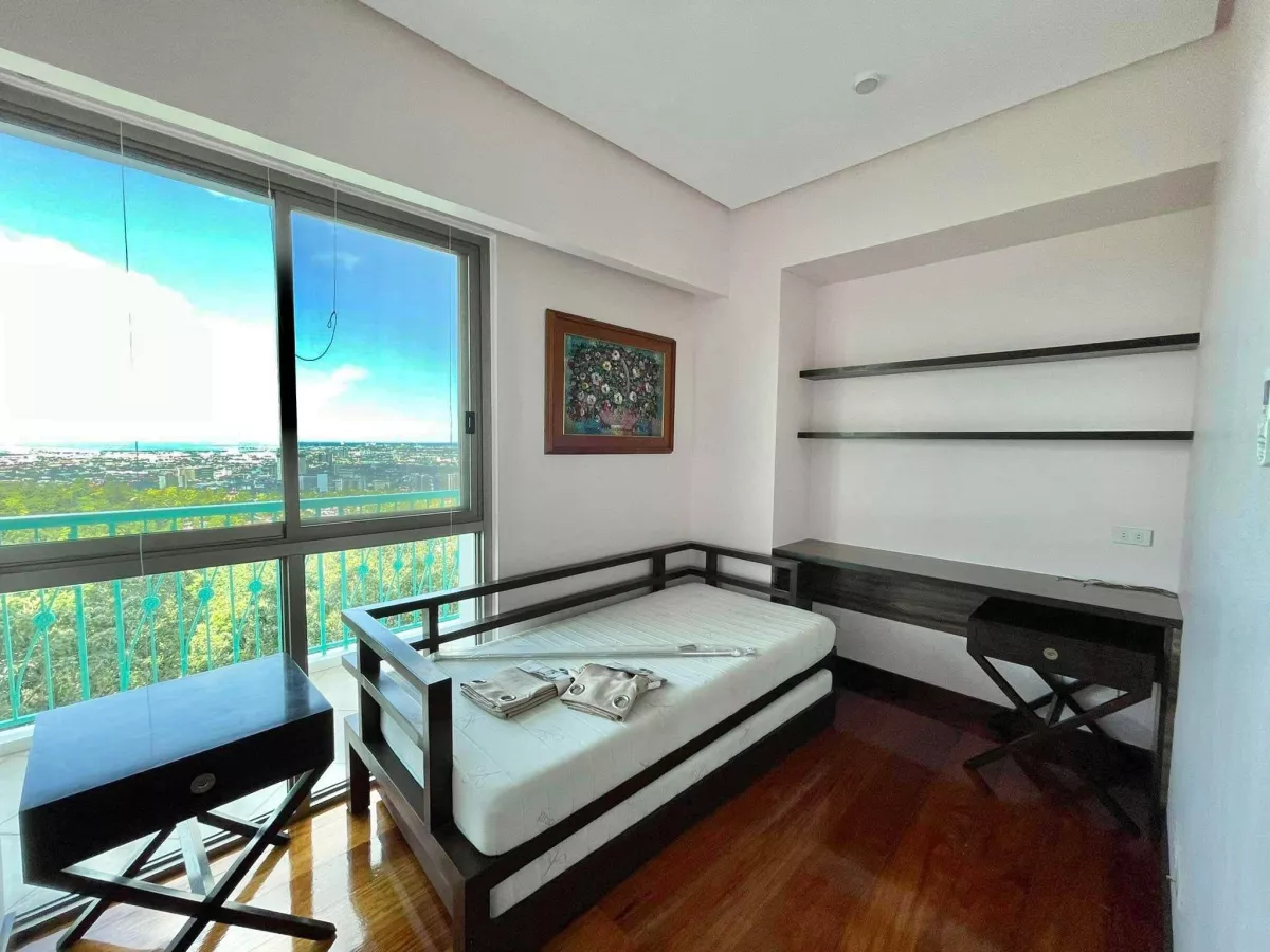 "For Rent - Furnished, Spacious 2BR with Panoramic View of Cebu City."09