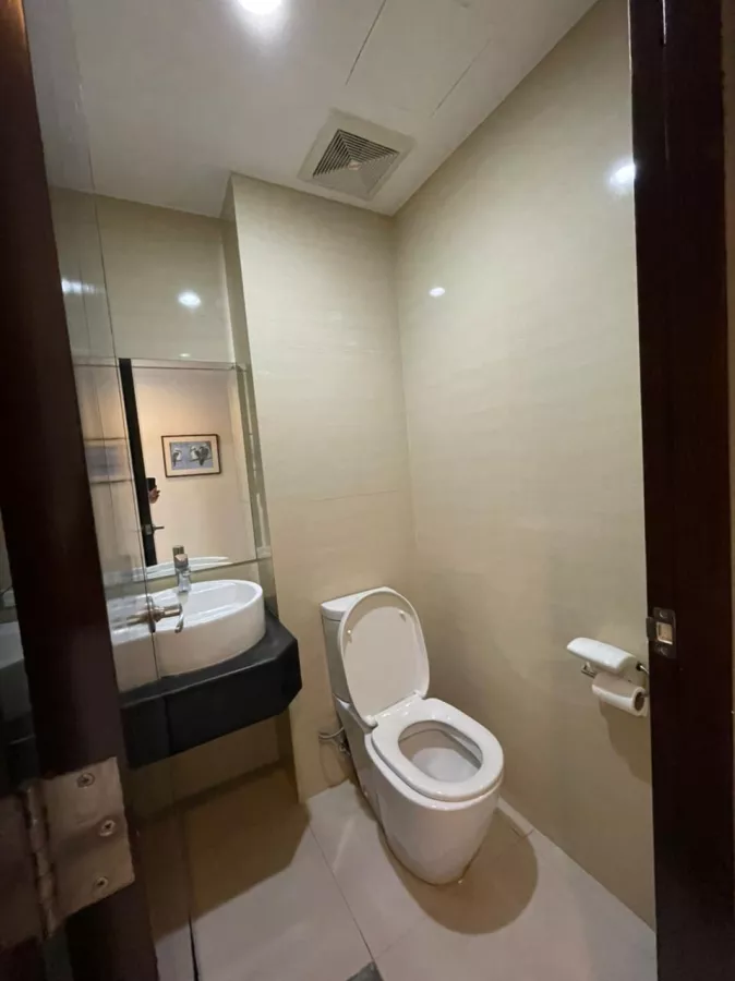"For Lease 2 Bedroom in One Central Salcedo Village, Makati City"08