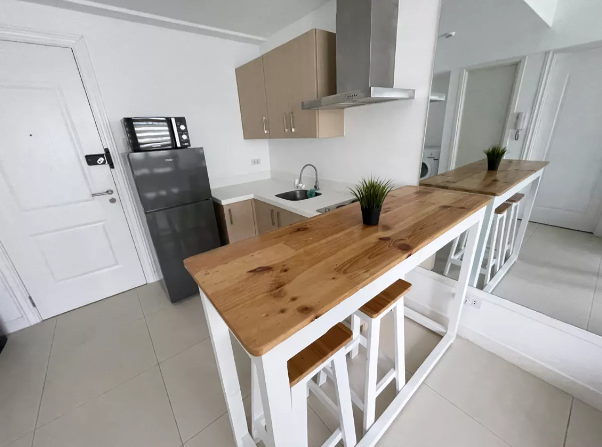 "Fully Furnished 1 Bedroom at The Residences at Commonwealth, Quezon City"09