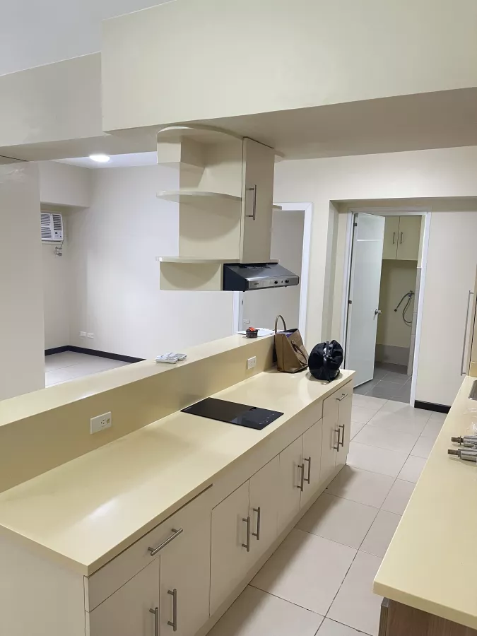 2 Bedroom Unit in Avida Towers 34th Street BGC03
