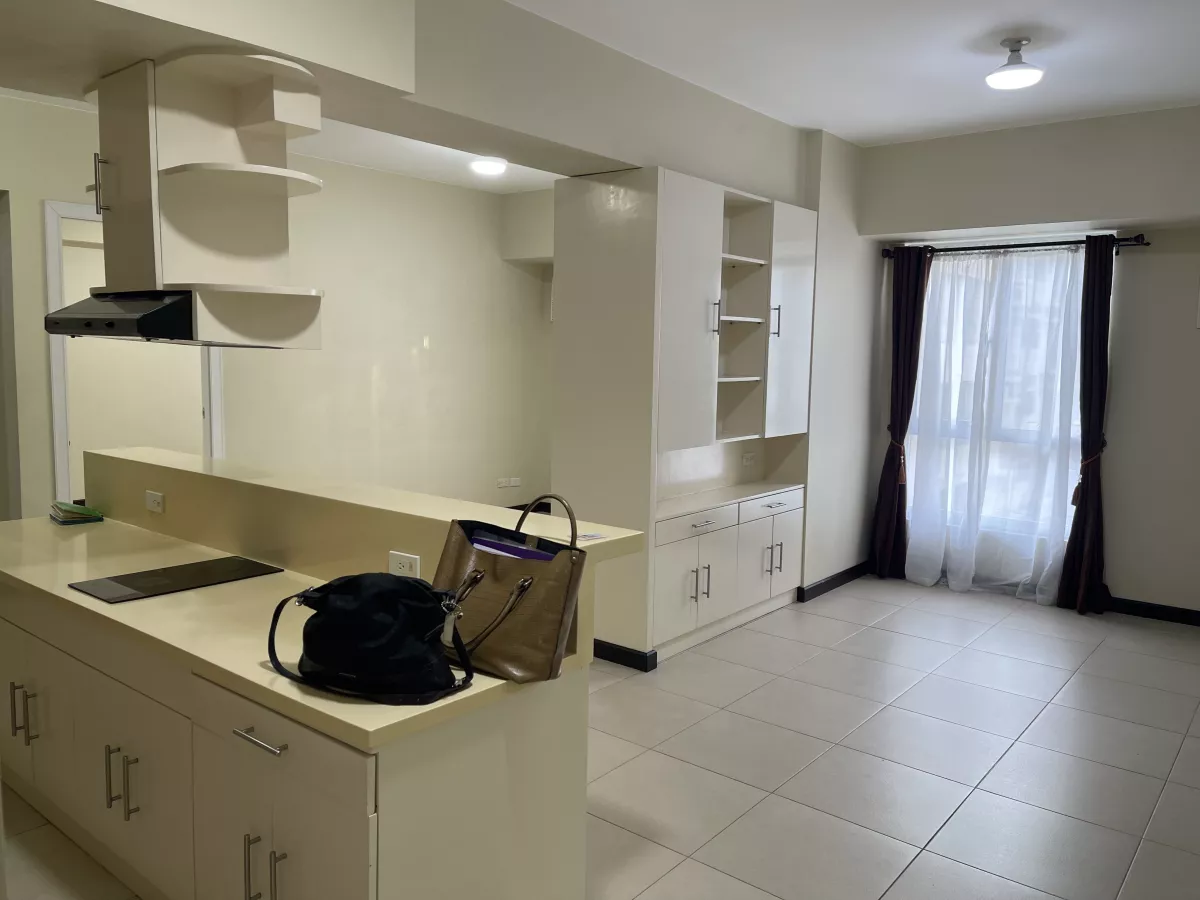 2 Bedroom Unit in Avida Towers 34th Street BGC05