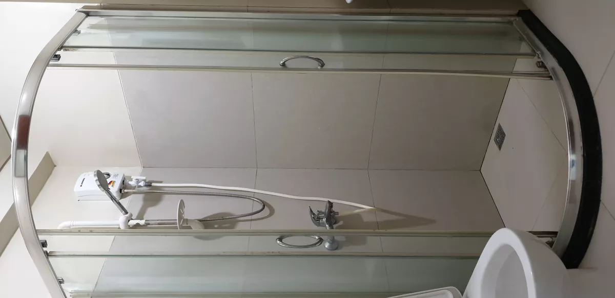 "1 bedroom condo unit for rent in San Lorenzo, Makati at The Beacon"02