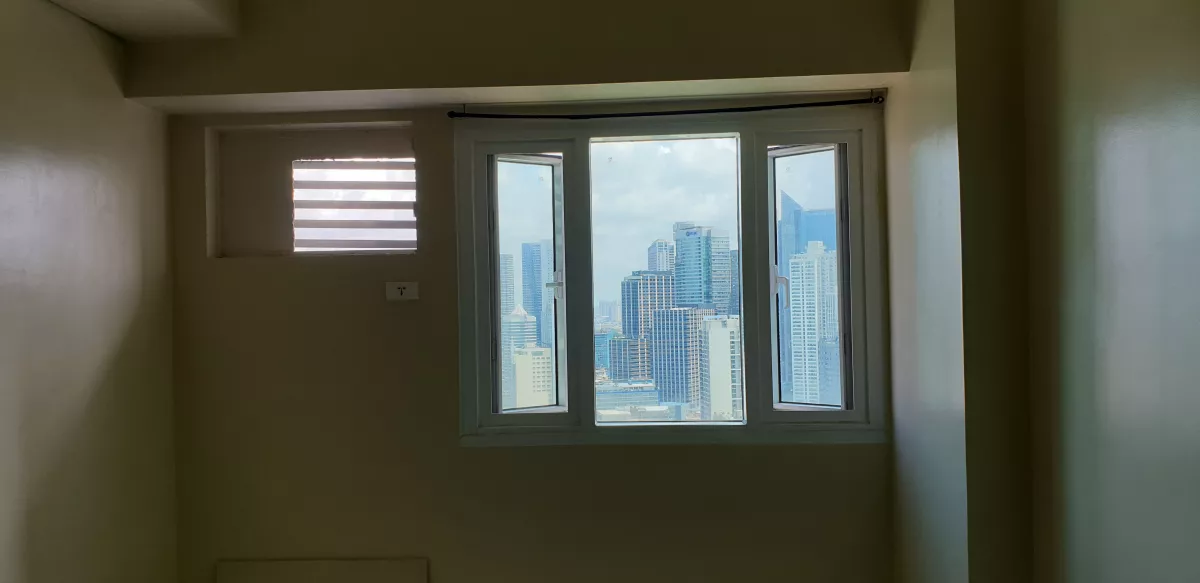"1 bedroom condo unit for rent in San Lorenzo, Makati at The Beacon"04