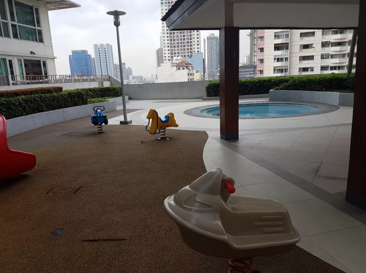 "1 bedroom condo unit for rent in San Lorenzo, Makati at The Beacon"07