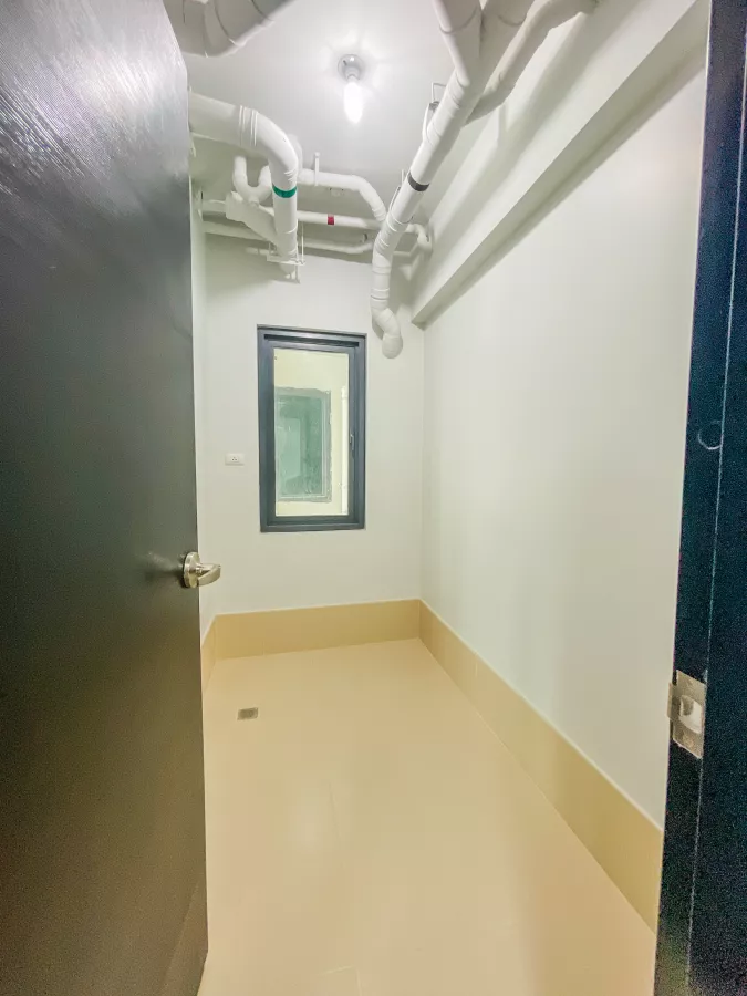 For Rent Semi Furnished Corner 2 Bedroom Unit in Solstice Tower 1 Circuit Makati09