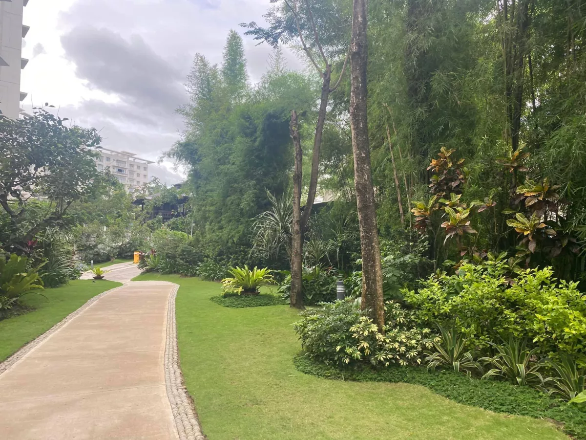 BEST RATE! Brand New 3BR Unit in 32Sanson by Rockwell w/  Forest View Cebu City.02
