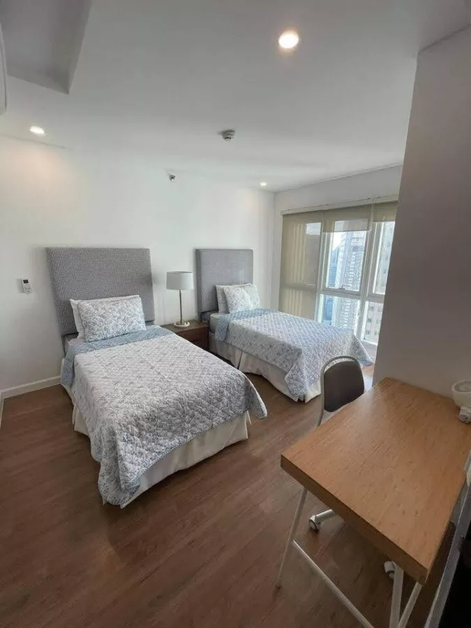 3 Bedroom Two Serendra The Fort BGC Condo For Rent04