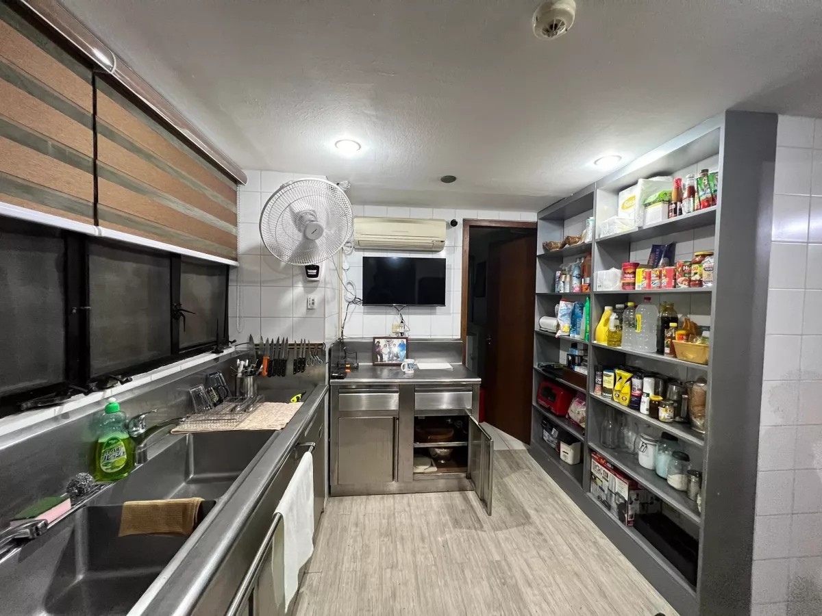 "3 Bedroom unit for lease at Pacific Plaza, Makati City"02