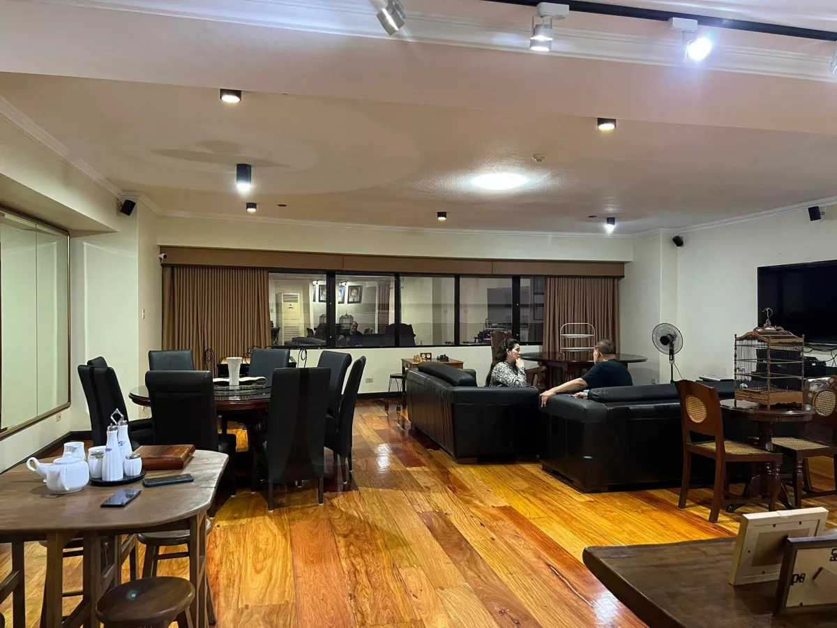 "3 Bedroom unit for lease at Pacific Plaza, Makati City"08