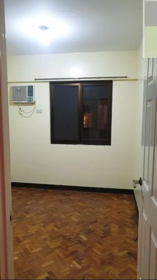 "2-Bedroom Condo Unit at Rosewood Pointe in Acacia Estates, Taguig City"05