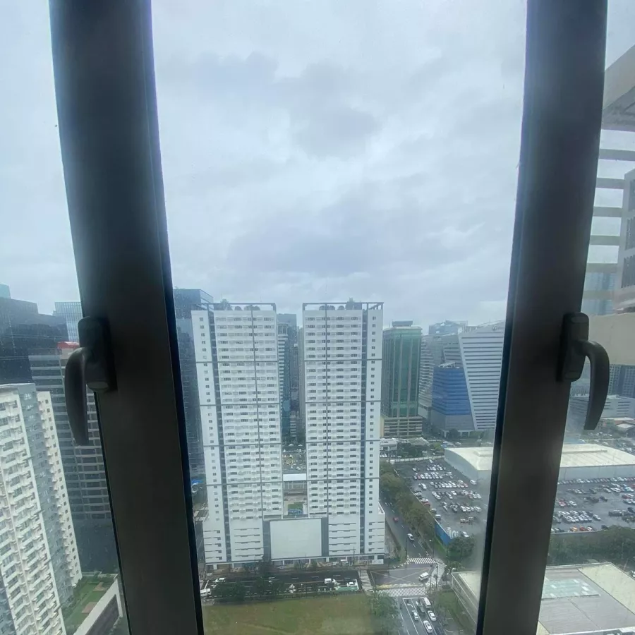 "For Rent 1 Bedroom, Furnished Unit at The Montane, BGC, Taguig City"04