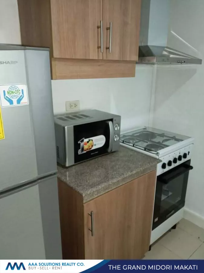 Makati 2BR Condo For Rent07