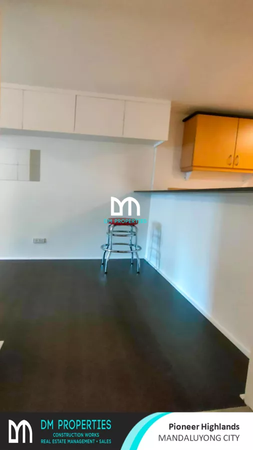 "For Lease/Rent: Studio Unit at Pioneer Highlands, Mandaluyong City"05