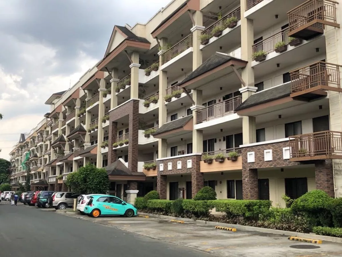 "Resort Type Condo 2 Bedroom w/ parking For Rent near Ortigas Center, Pasig"07