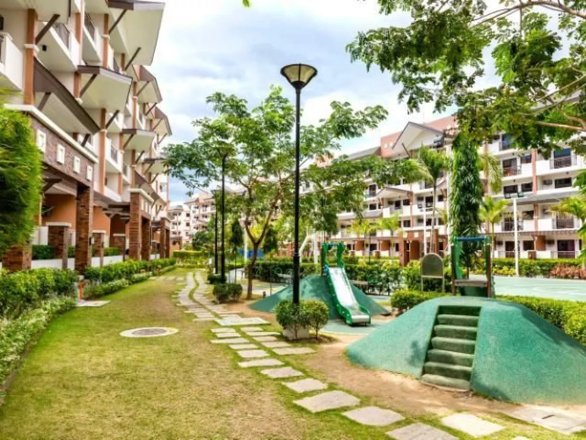 50sqm 2 Bedroom Unit with balcony and Sundeck For Rent in Parañaque City03