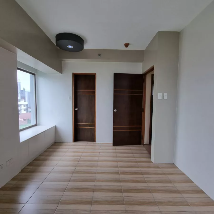 "4 Bedroom Condo Unit at Kingswood Makati, 38k/mo (10% off)"06