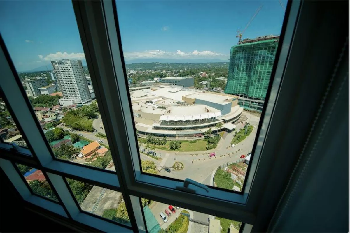 For Rent fully furnished 1 Bedroom at Abreeza Place (26th Floor/Corner unit)06