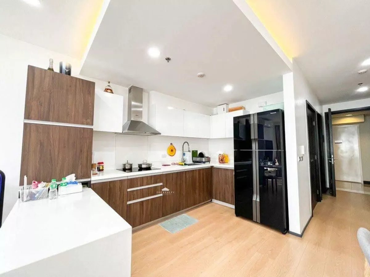 2 Bedroom East Gallery Place BGC Taguig Condo For Rent02