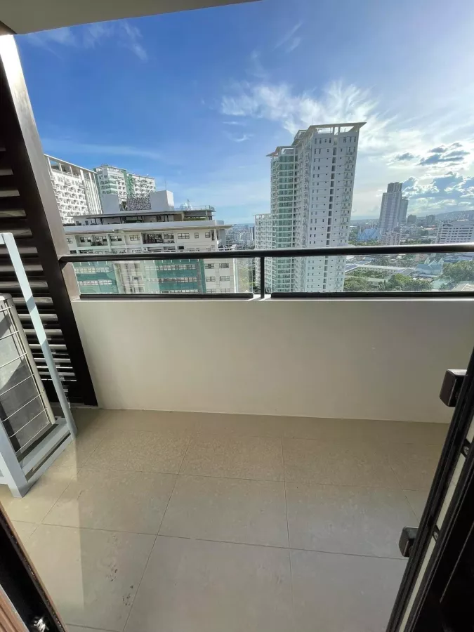 "For Rent - Brand New 1BR Unit In Alcoves, On Top Of Ayala Mall-Cebu with Parking"06