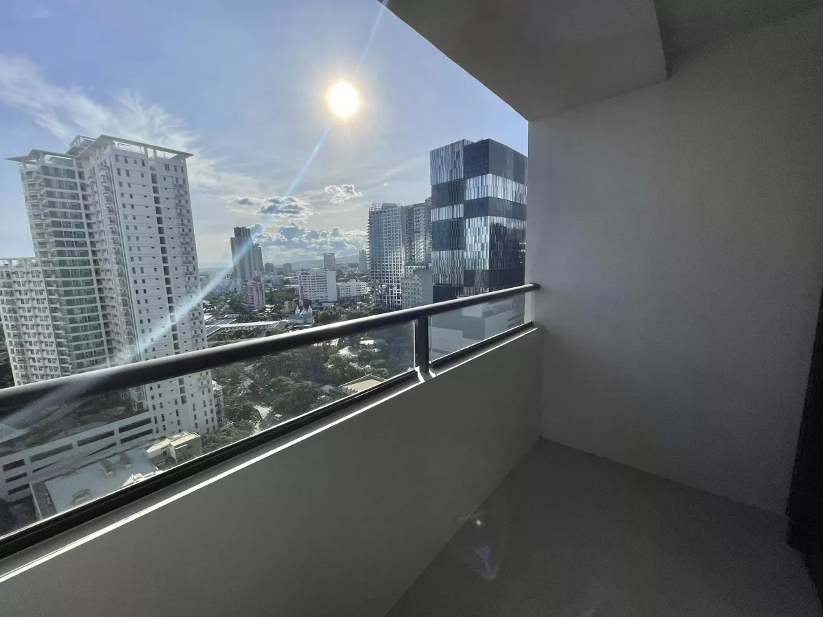 "For Rent - Brand New 1BR Unit In Alcoves, On Top Of Ayala Mall-Cebu with Parking"07