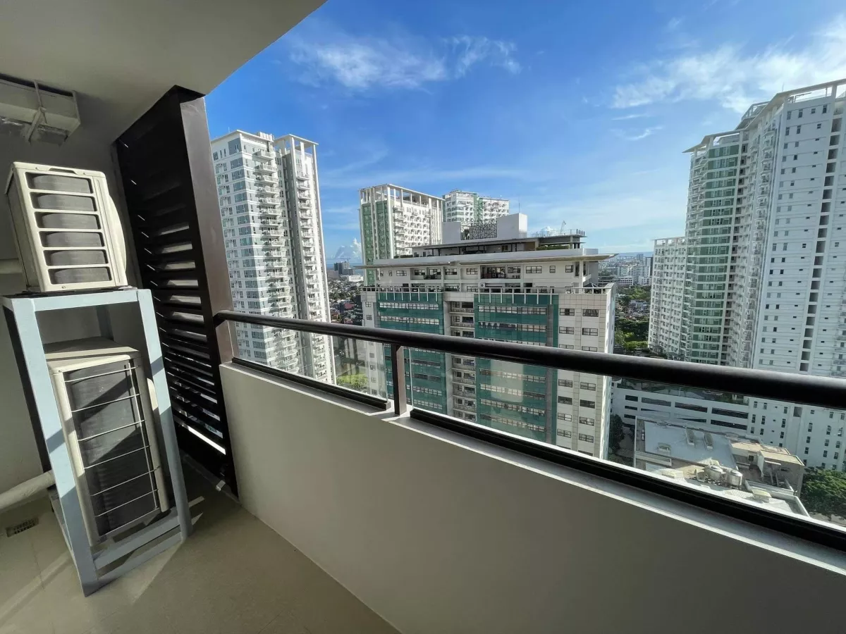 "For Rent - Brand New 1BR Unit In Alcoves, On Top Of Ayala Mall-Cebu with Parking"09