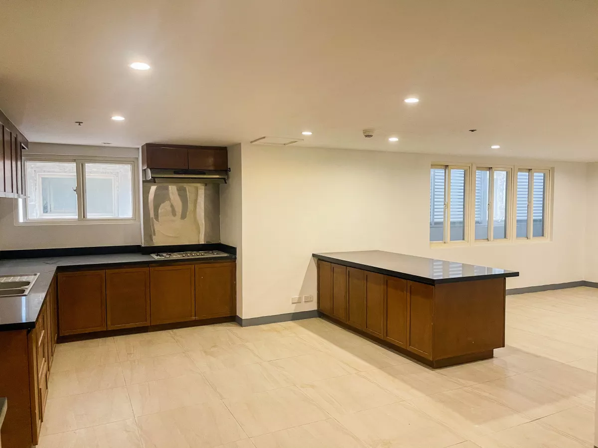 FOR RENT Spacious 5 Bedroom Penthouse Unit near Okada02