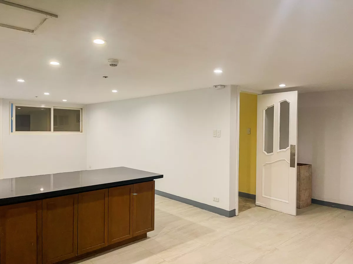 FOR RENT Spacious 5 Bedroom Penthouse Unit near Okada05