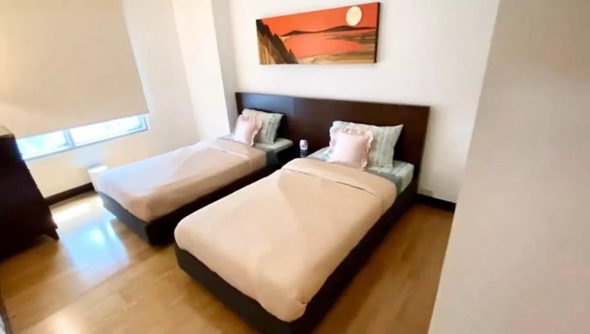 For Lease spacious 2BR Condo for Lease at One Serendra (West tower) Taguig06