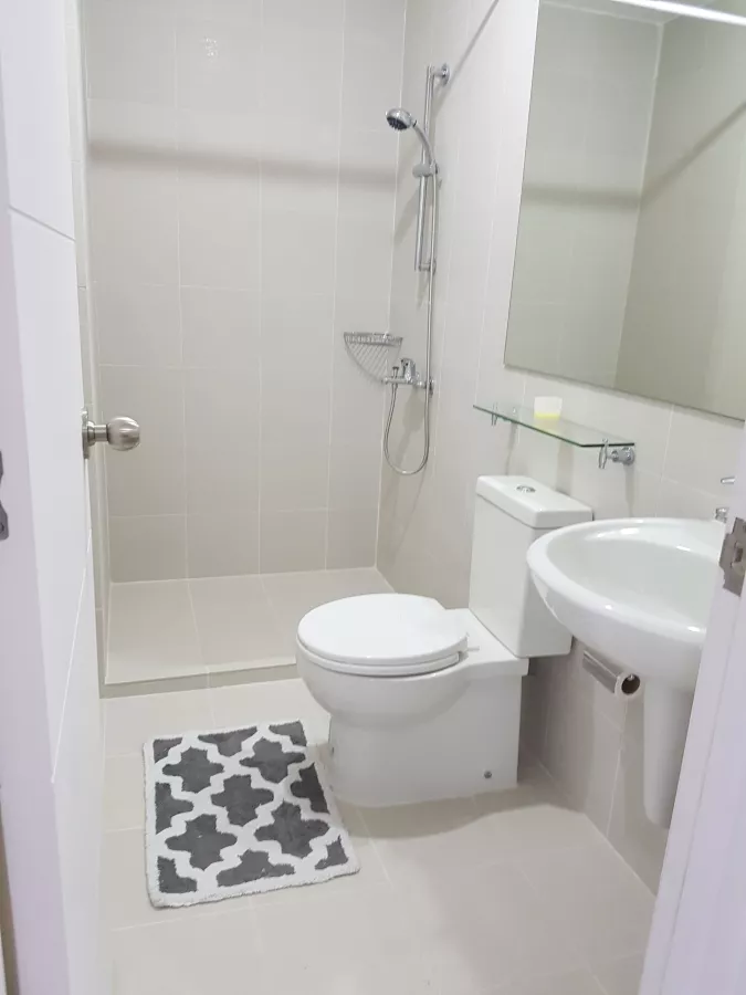 Nicely Furnished 2 Bedroom Unit in Acqua Private Residences near Rockwell Makati03