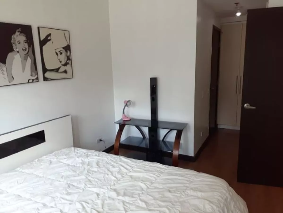 Nicely Furnished and Spacious One Bedroom in Residences at Greenbelt02