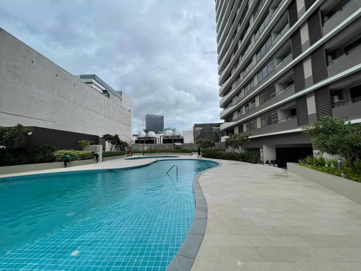 "for rent - brand new, prime 1br condo unit in the alcoves on top of ayala mall."04
