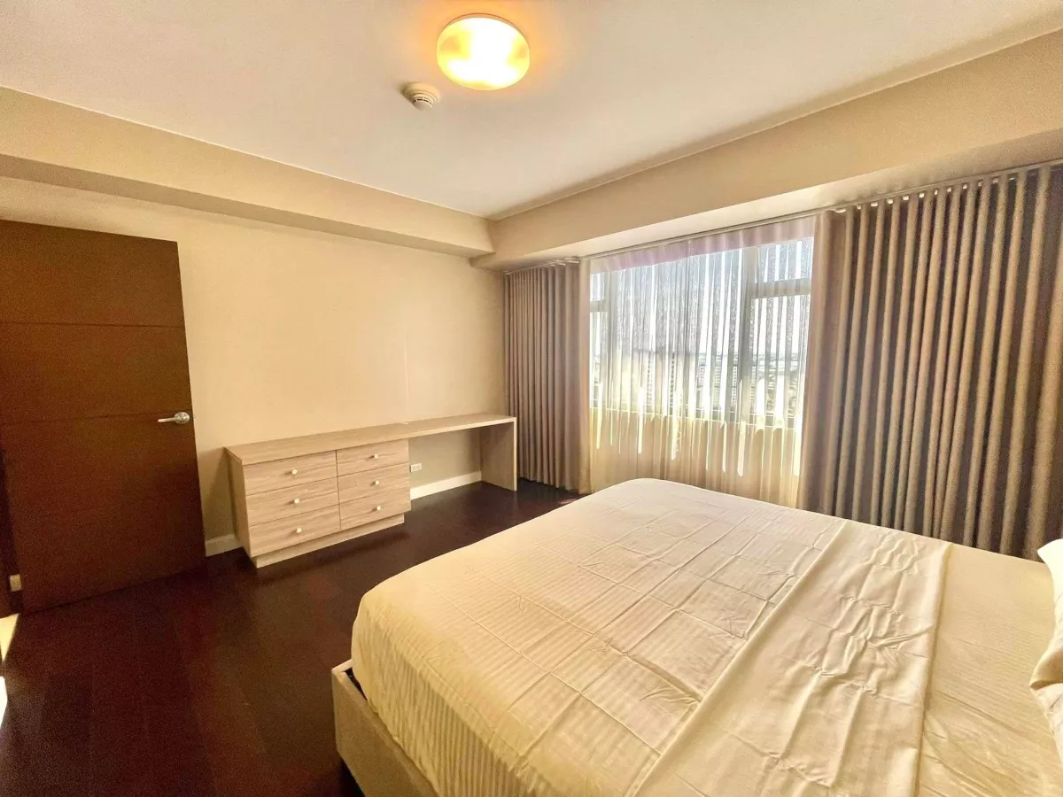 "for rent - brand new, prime 1br condo unit in the alcoves on top of ayala mall."07