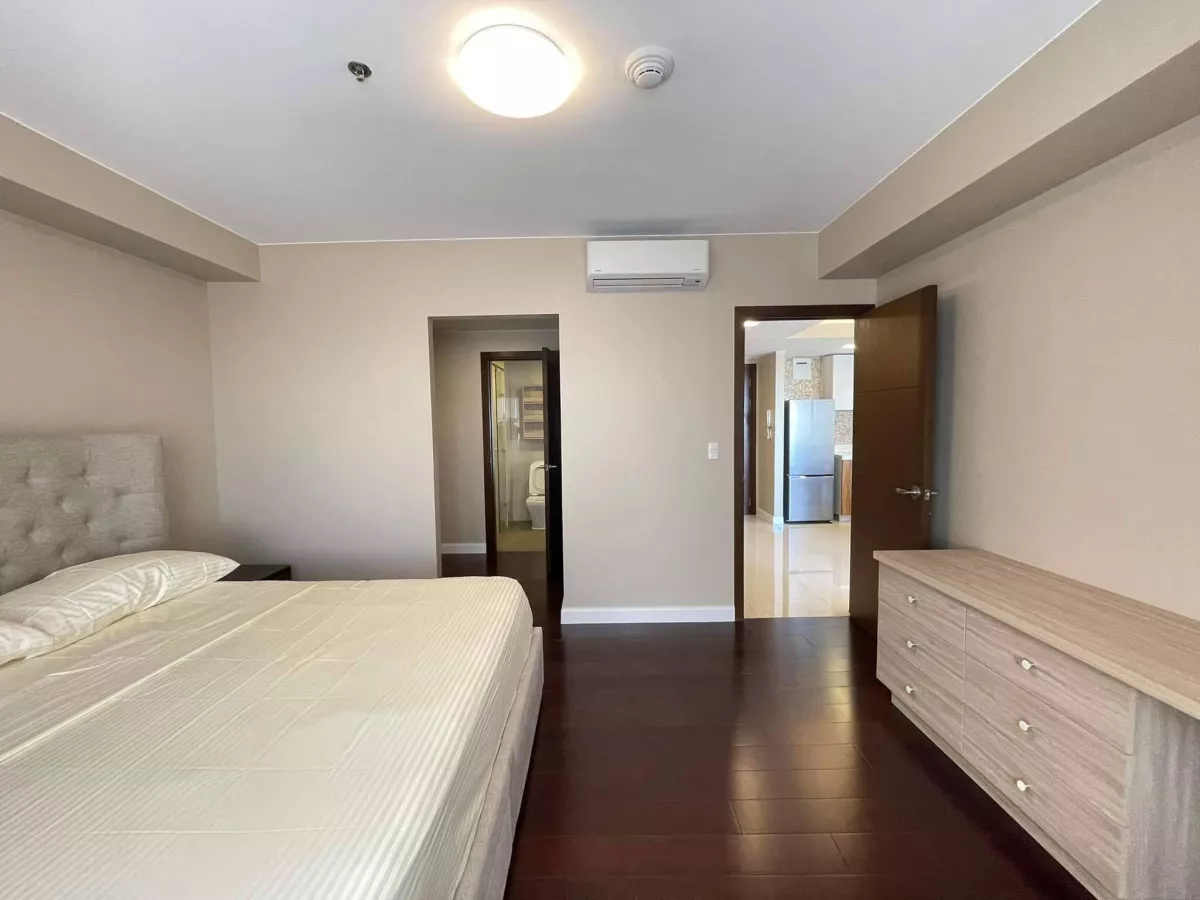"for rent - brand new, prime 1br condo unit in the alcoves on top of ayala mall."08