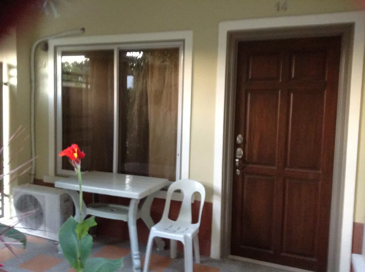 "Condo near Fields Avenue, and Clark Angeles City, for Rent Php 25,000"03