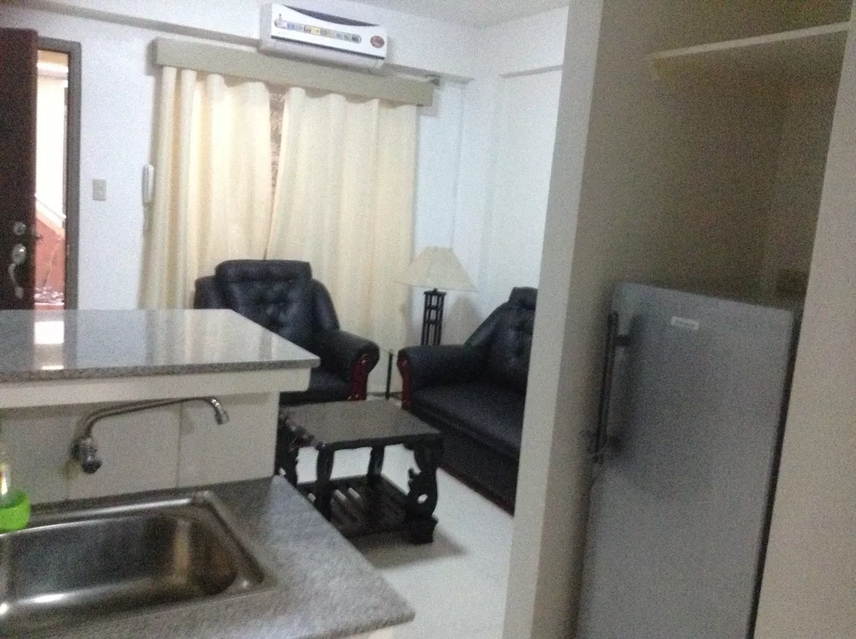 "Condo near Fields Avenue, and Clark Angeles City, for Rent Php 25,000"05