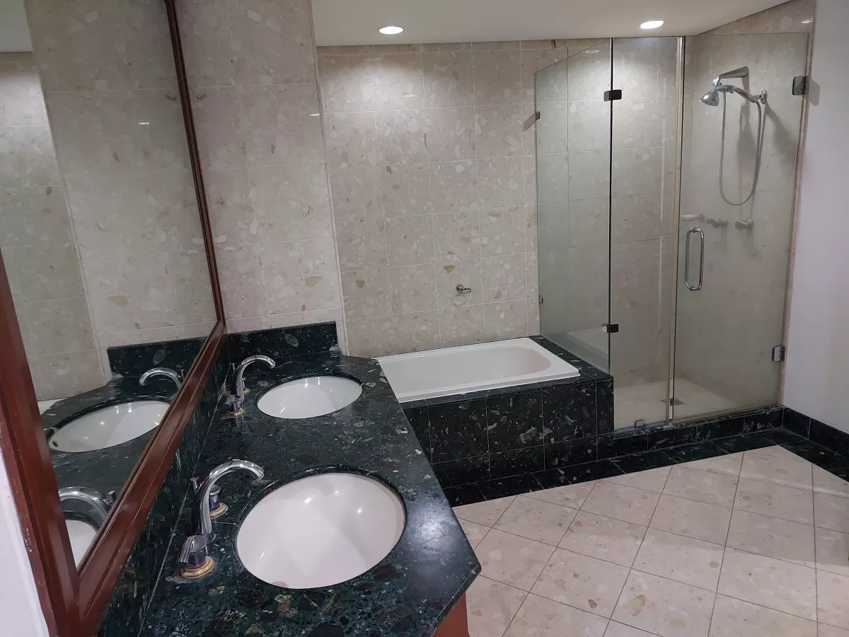 Rockwell 4BR Condo Rizal Tower Rent Makati08