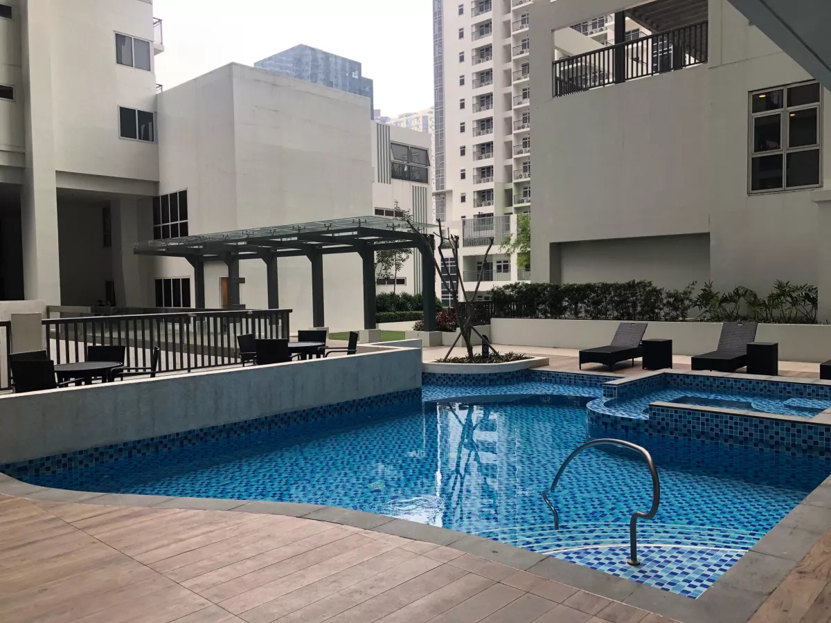 "One Maridien 3BR Urban Villa, High Street South, BGC @ 195k only!"03