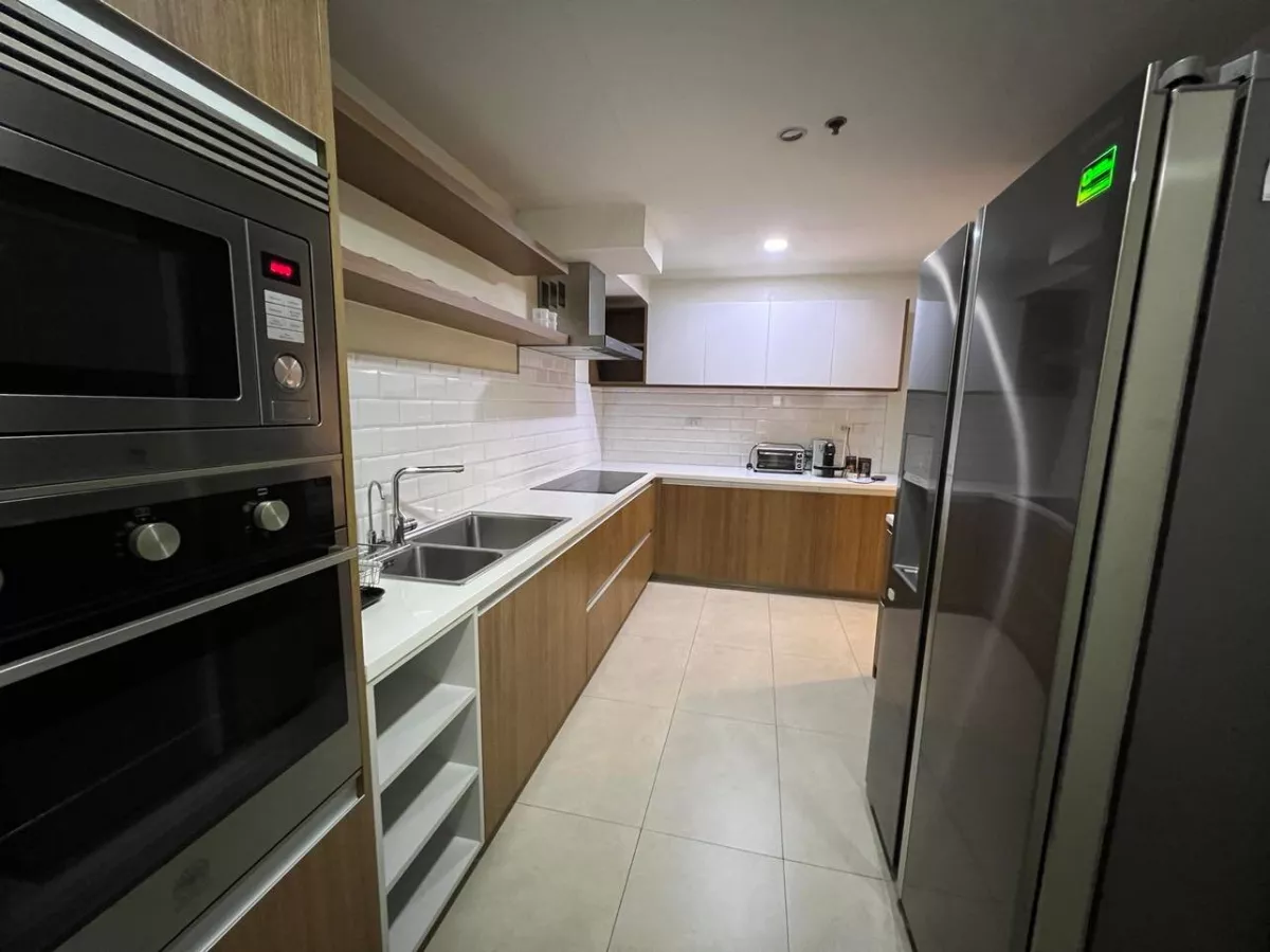 "2 Bedroom for Lease at Le Triomphe, Salcedo Village, Makati City"08