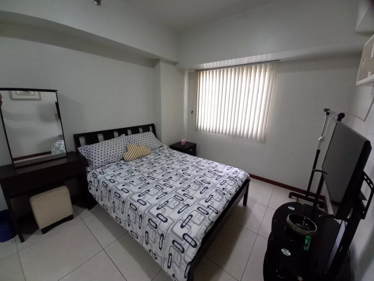 For Rent Studio 32sqm P25K Furnished in The Columns at Legaspi Village in Makati05
