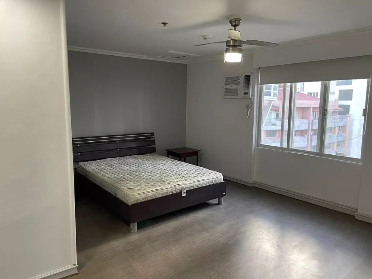 "2 Bedroom Unit For Lease in LPL Mansion, Salcedo Village, Makati City"05